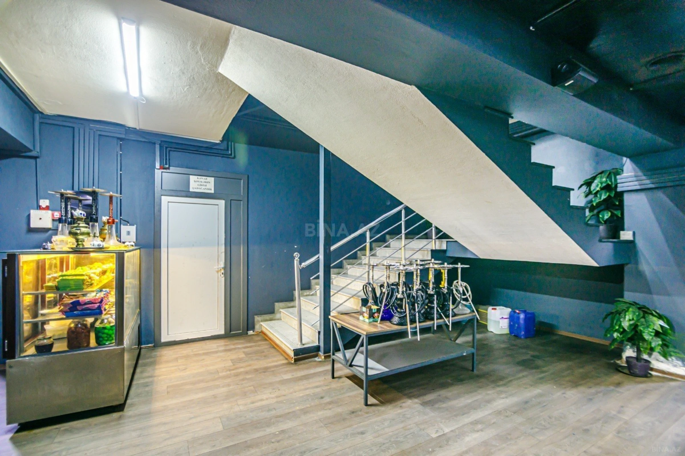 Satılır obyekt 457 m²