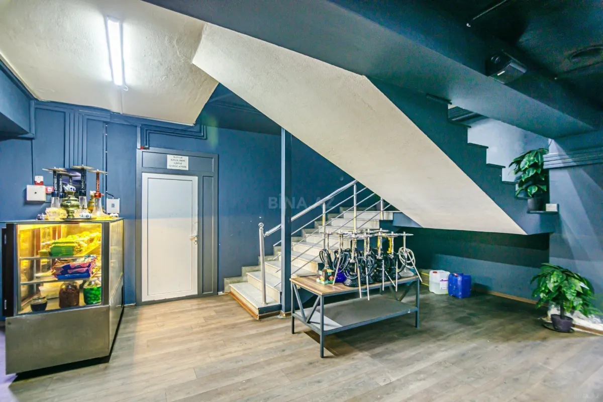 Satılır obyekt 457 m²