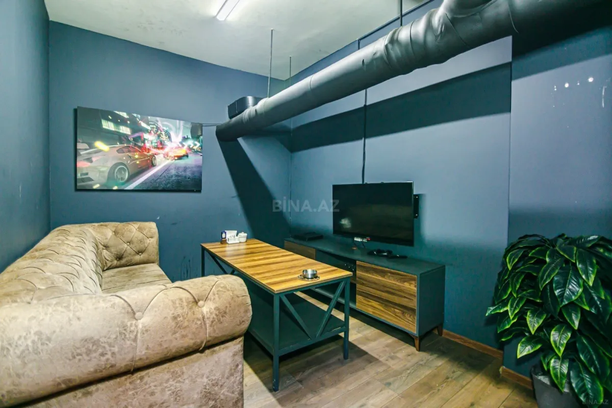 Satılır obyekt 457 m²