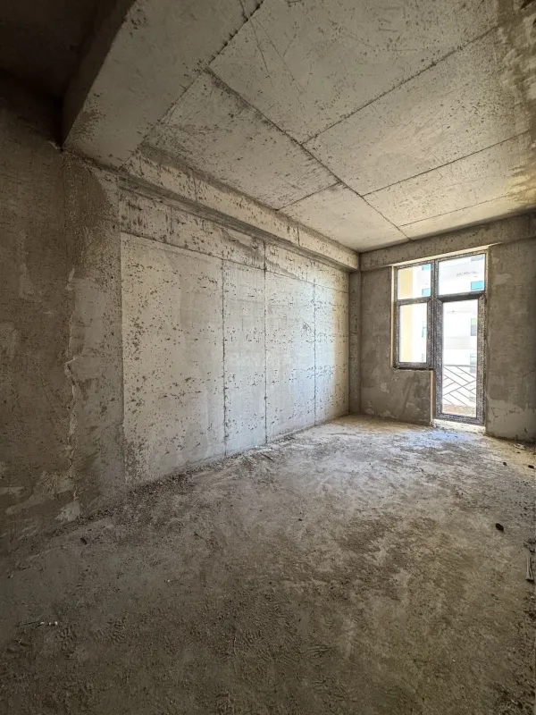 Satılır 4 otaqlı mənzil 181 m²