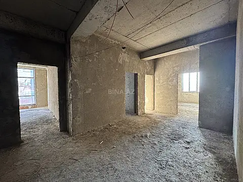 Satılır 4 otaqlı mənzil 181 m²