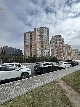 Satılır 4 otaqlı mənzil 181 m² — Bakı 4 otaq 181.00 m²