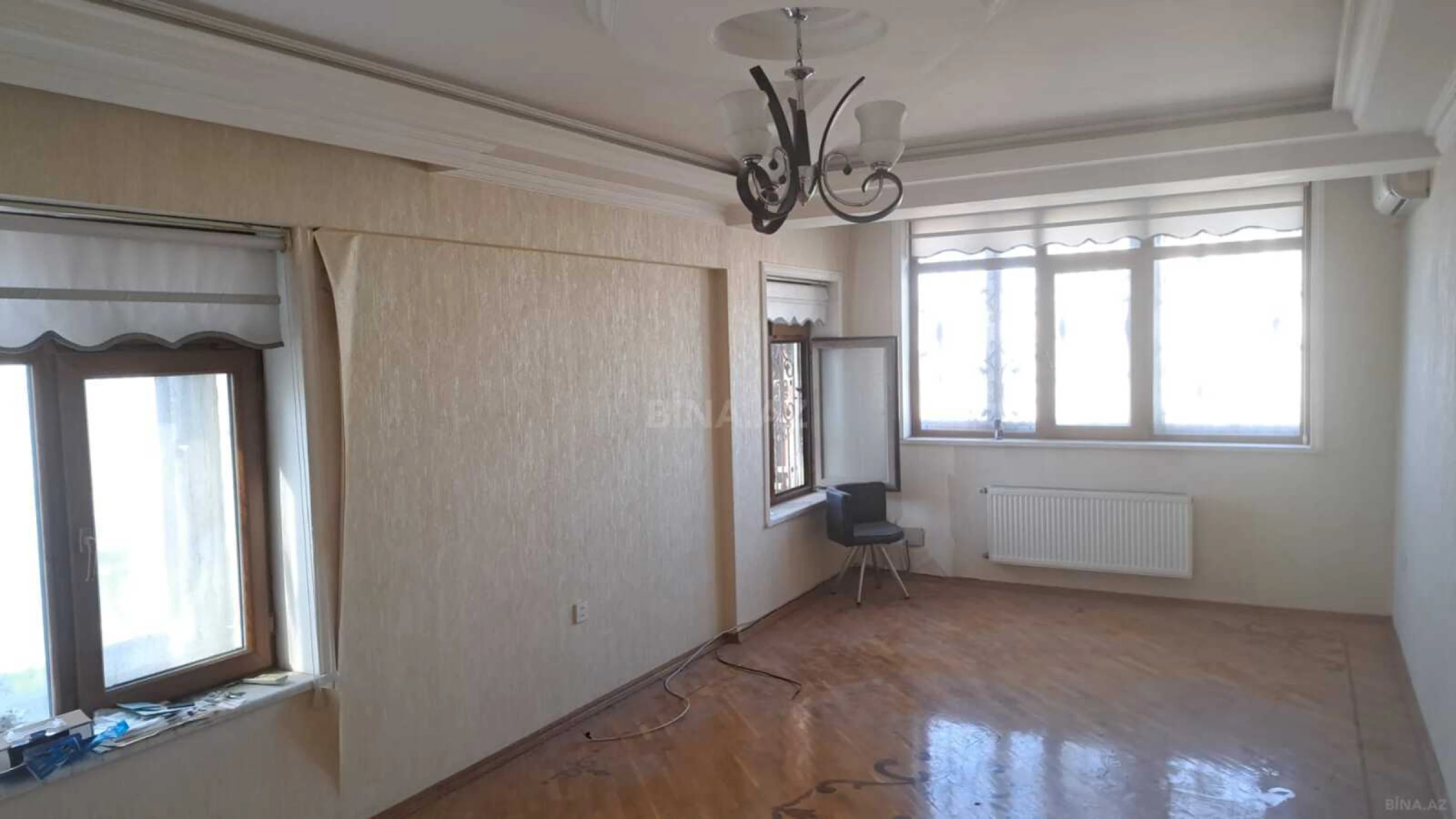 Satılır 2 otaqlı mənzil 75 m²