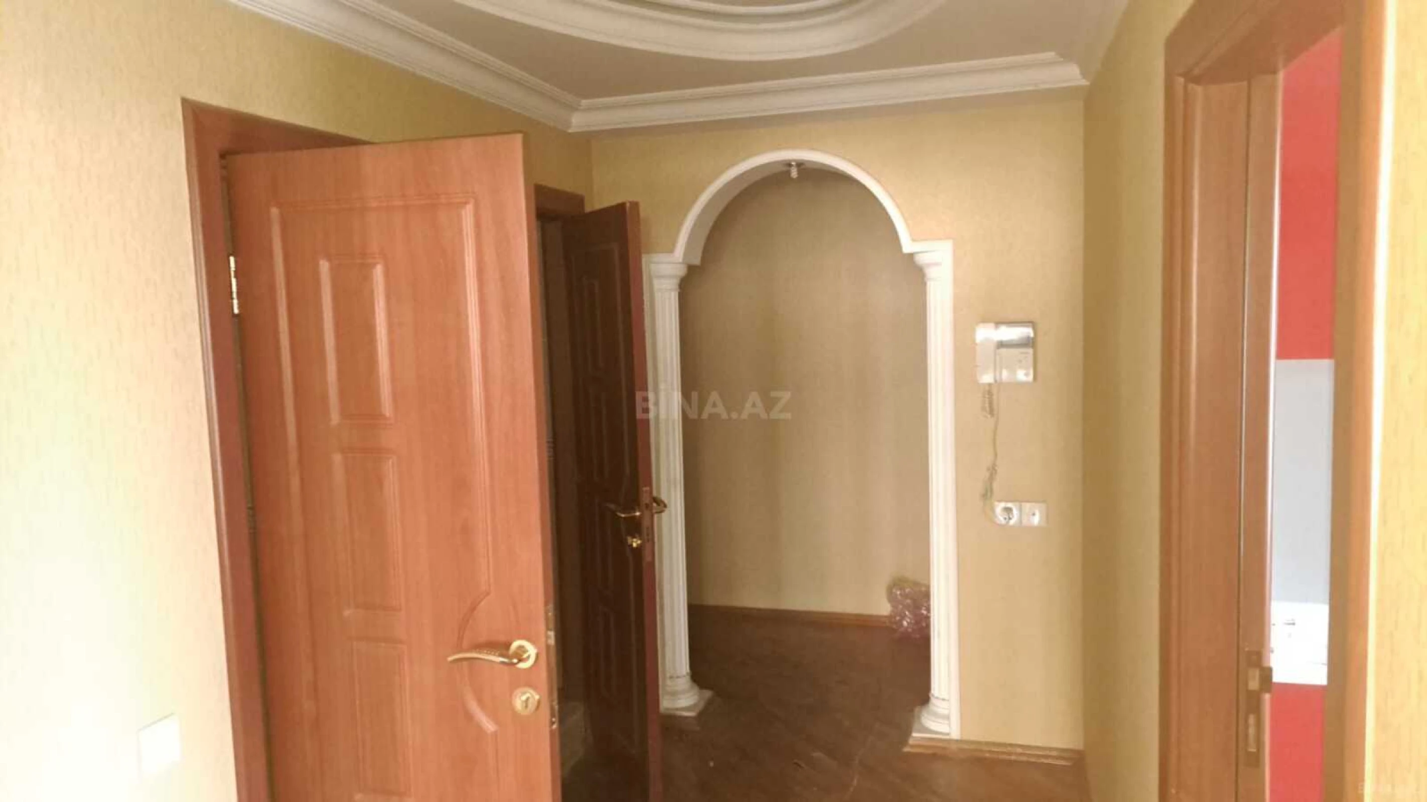 Satılır 2 otaqlı mənzil 75 m²