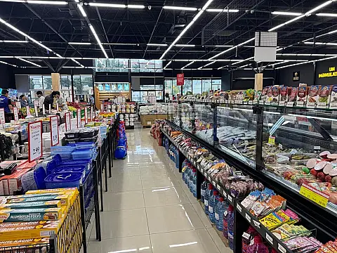 Satılır obyekt 900 m²