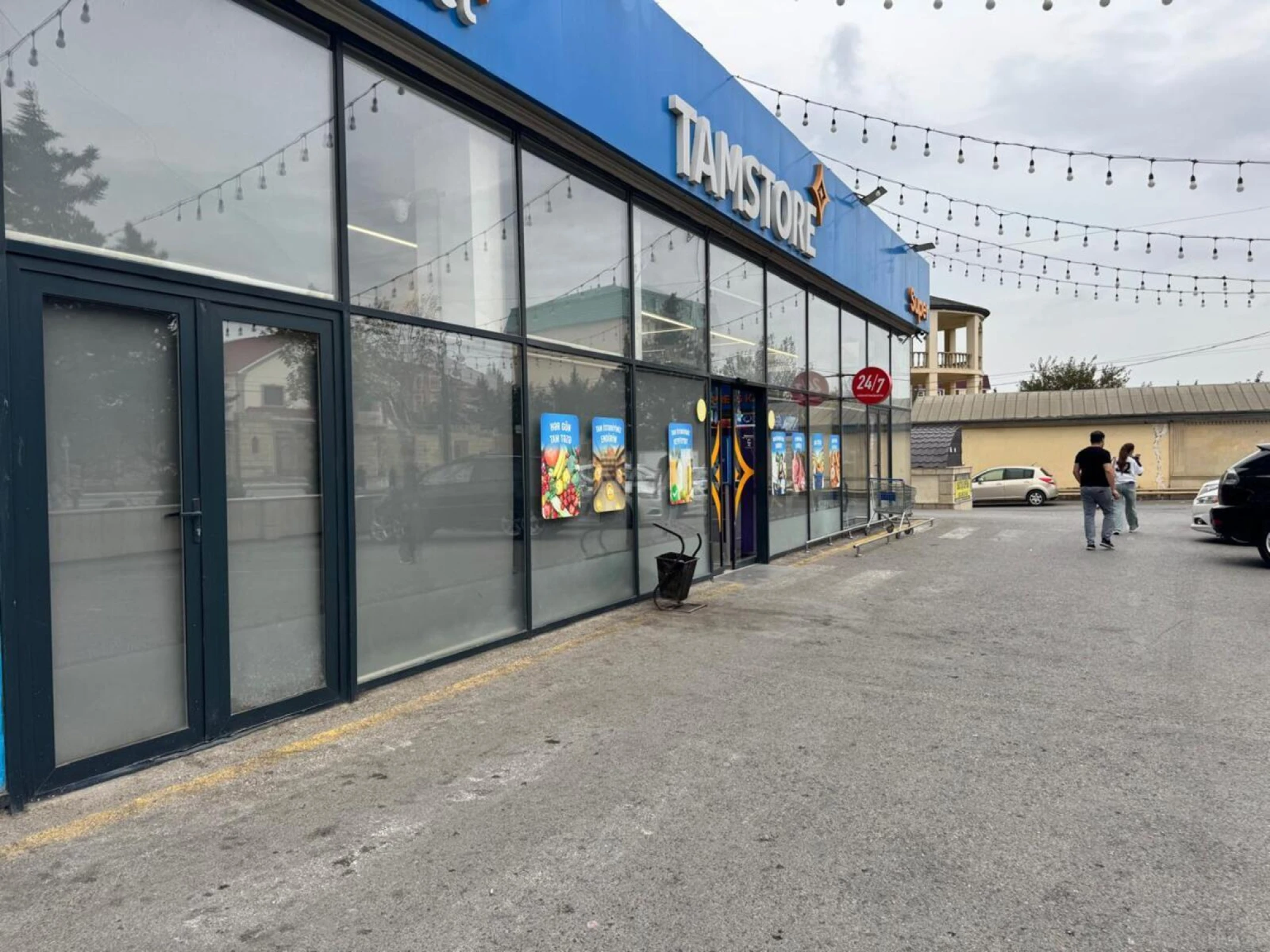 Satılır obyekt 900 m²