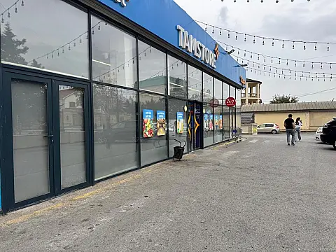 Satılır obyekt 900 m²
