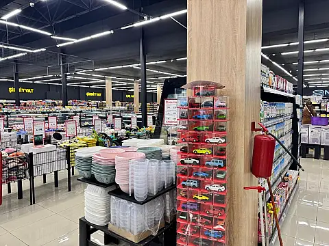 Satılır obyekt 900 m²