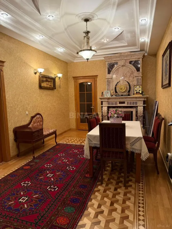 Satılır 4 otaqlı mənzil 164 m²