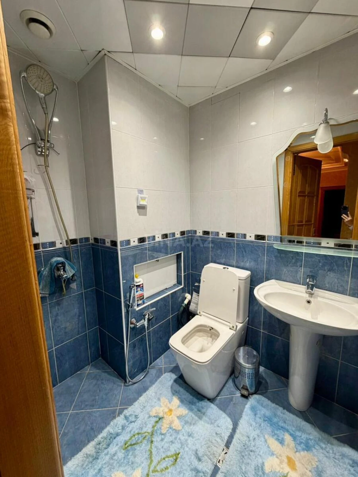 Satılır 4 otaqlı mənzil 164 m²