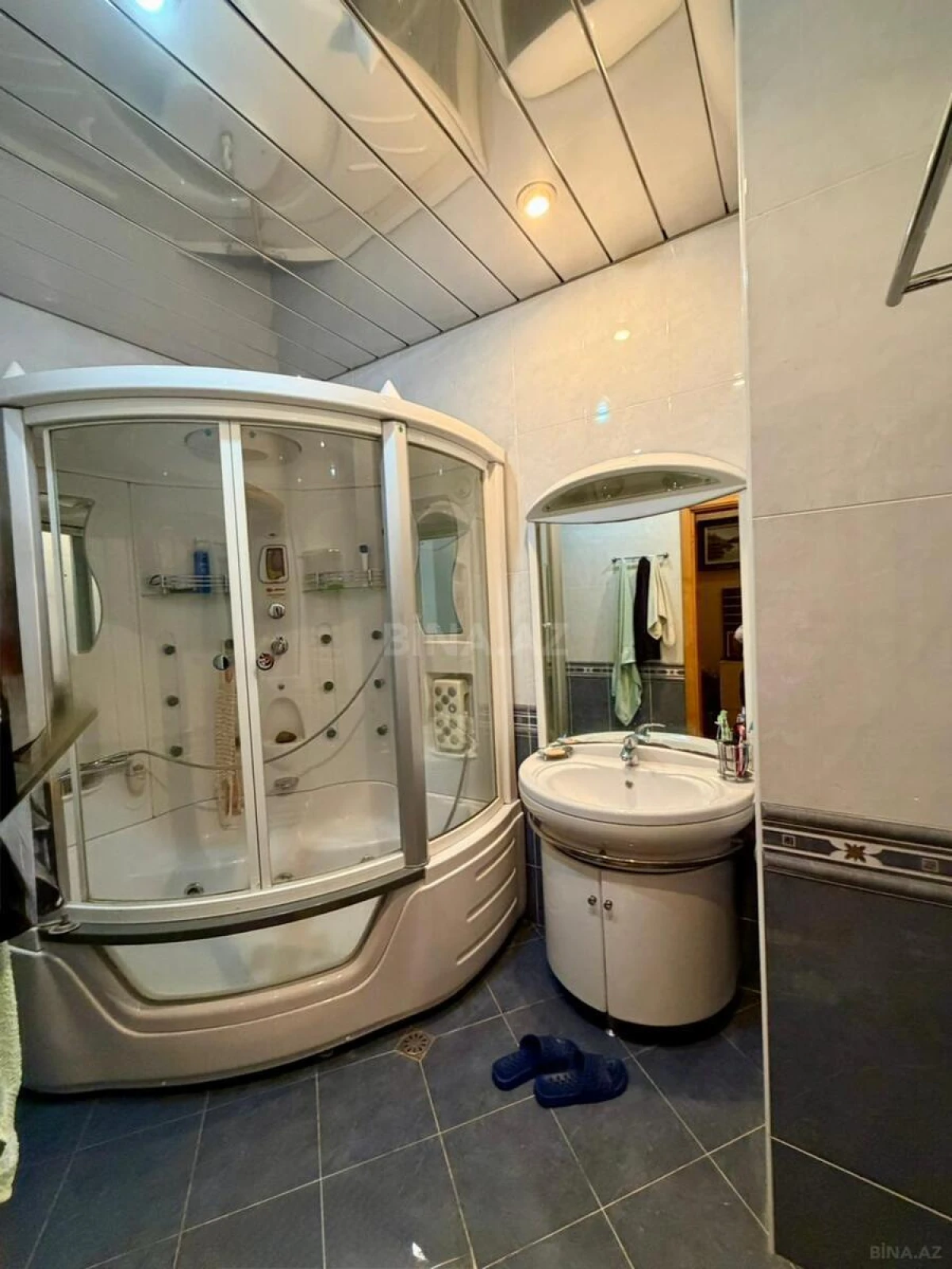 Satılır 4 otaqlı mənzil 164 m²