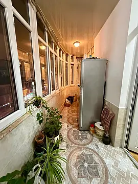 Satılır 4 otaqlı mənzil 164 m²
