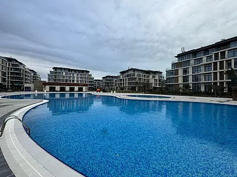 Satılır 2 otaqlı mənzil 102 m²