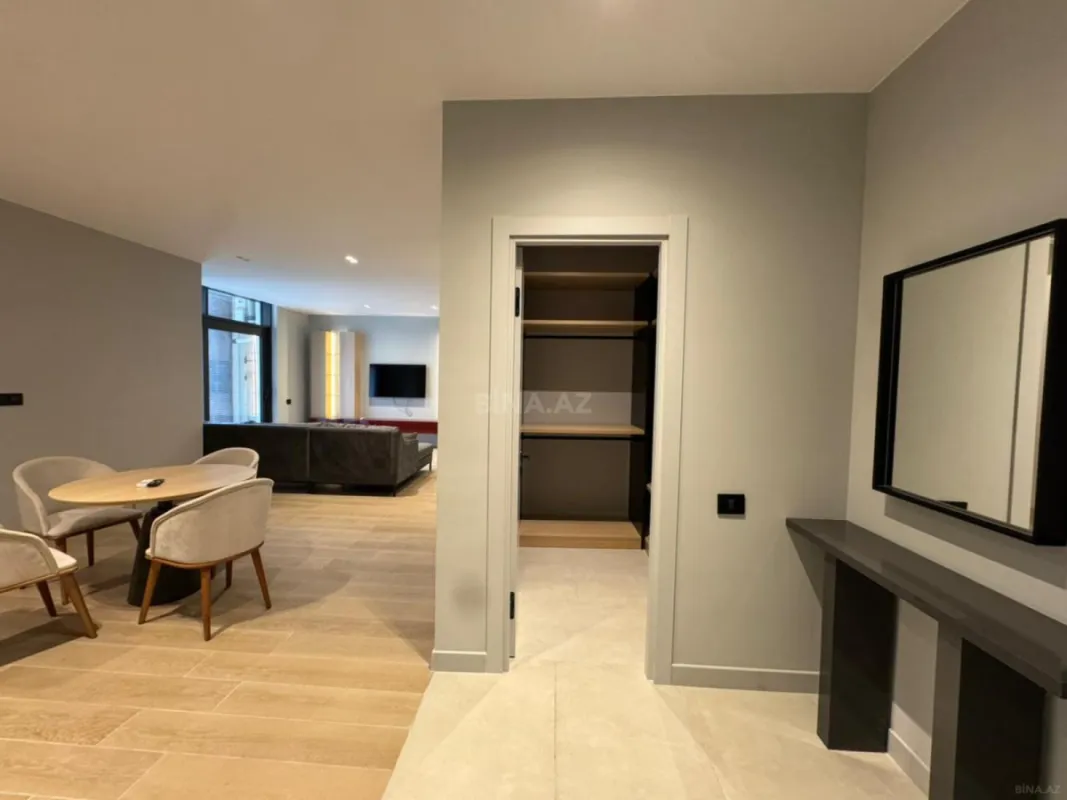 Satılır 2 otaqlı mənzil 102 m²