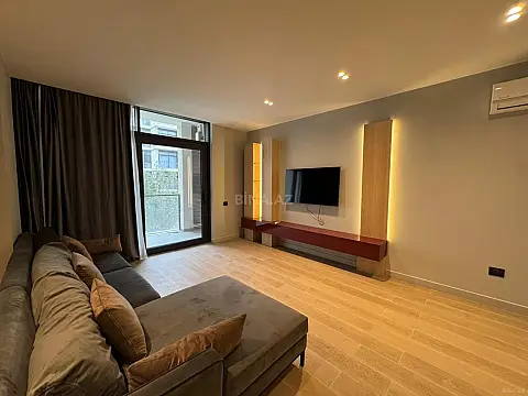 Satılır 2 otaqlı mənzil 102 m²