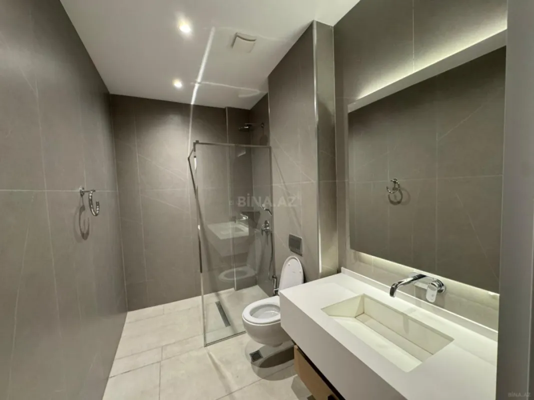 Satılır 2 otaqlı mənzil 102 m²