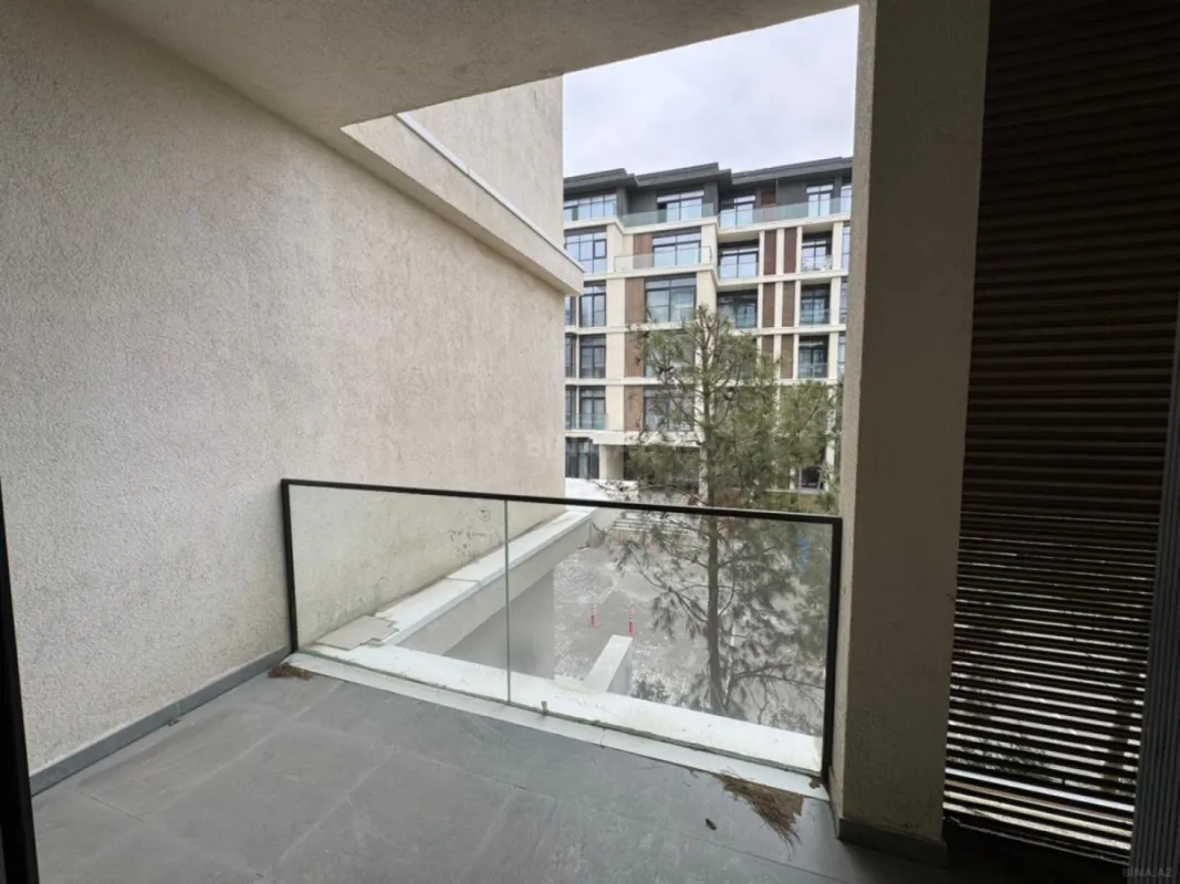 Satılır 2 otaqlı mənzil 102 m²