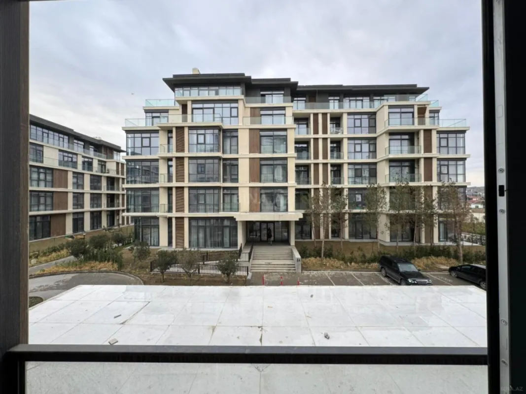 Satılır 2 otaqlı mənzil 102 m²