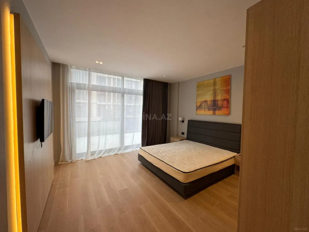 Satılır 2 otaqlı mənzil 102 m²