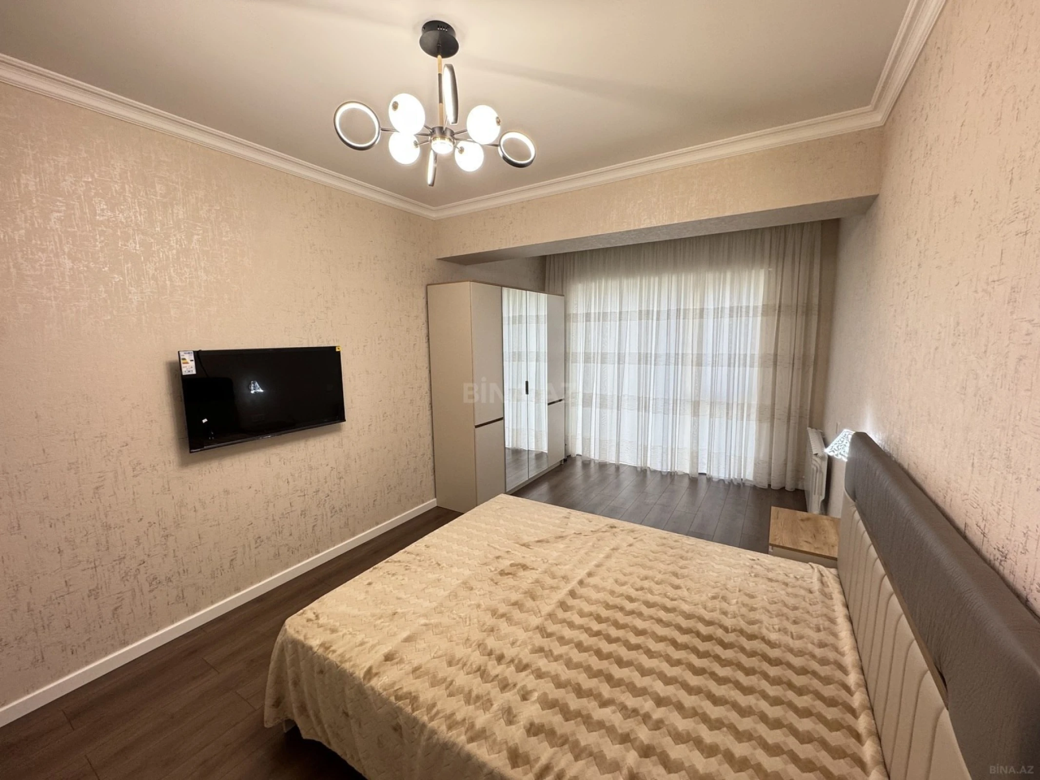 Kirayə verilir 2 otaqlı mənzil 96 m²