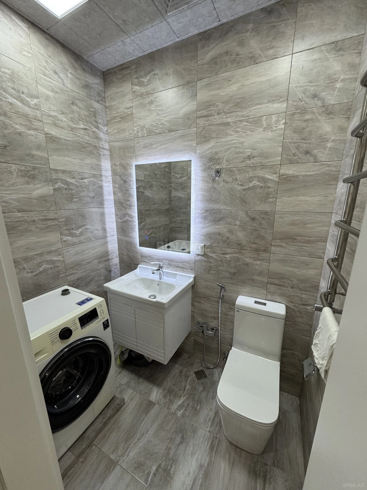 Kirayə verilir 2 otaqlı mənzil 96 m²