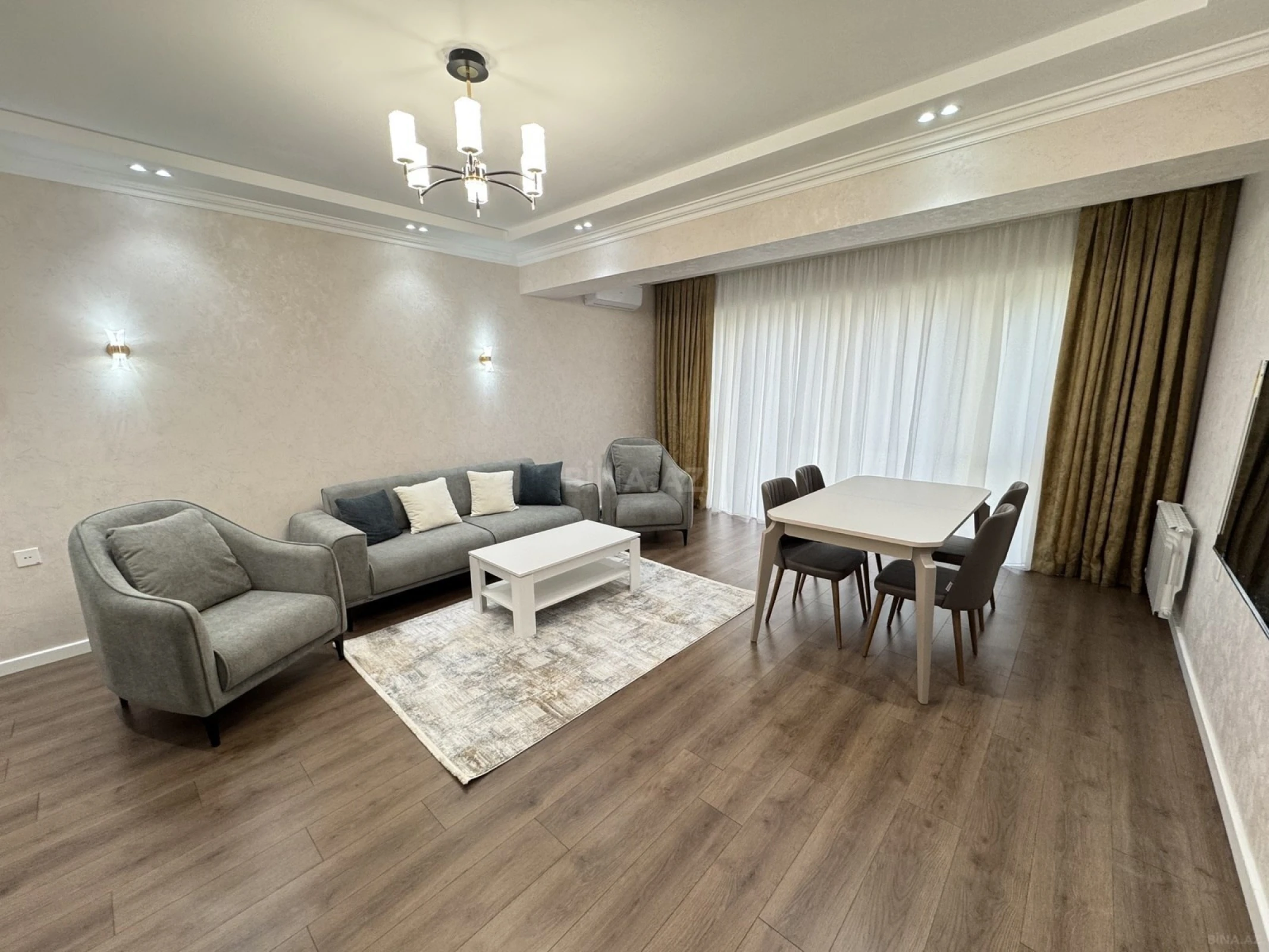 Kirayə verilir 2 otaqlı mənzil 96 m²
