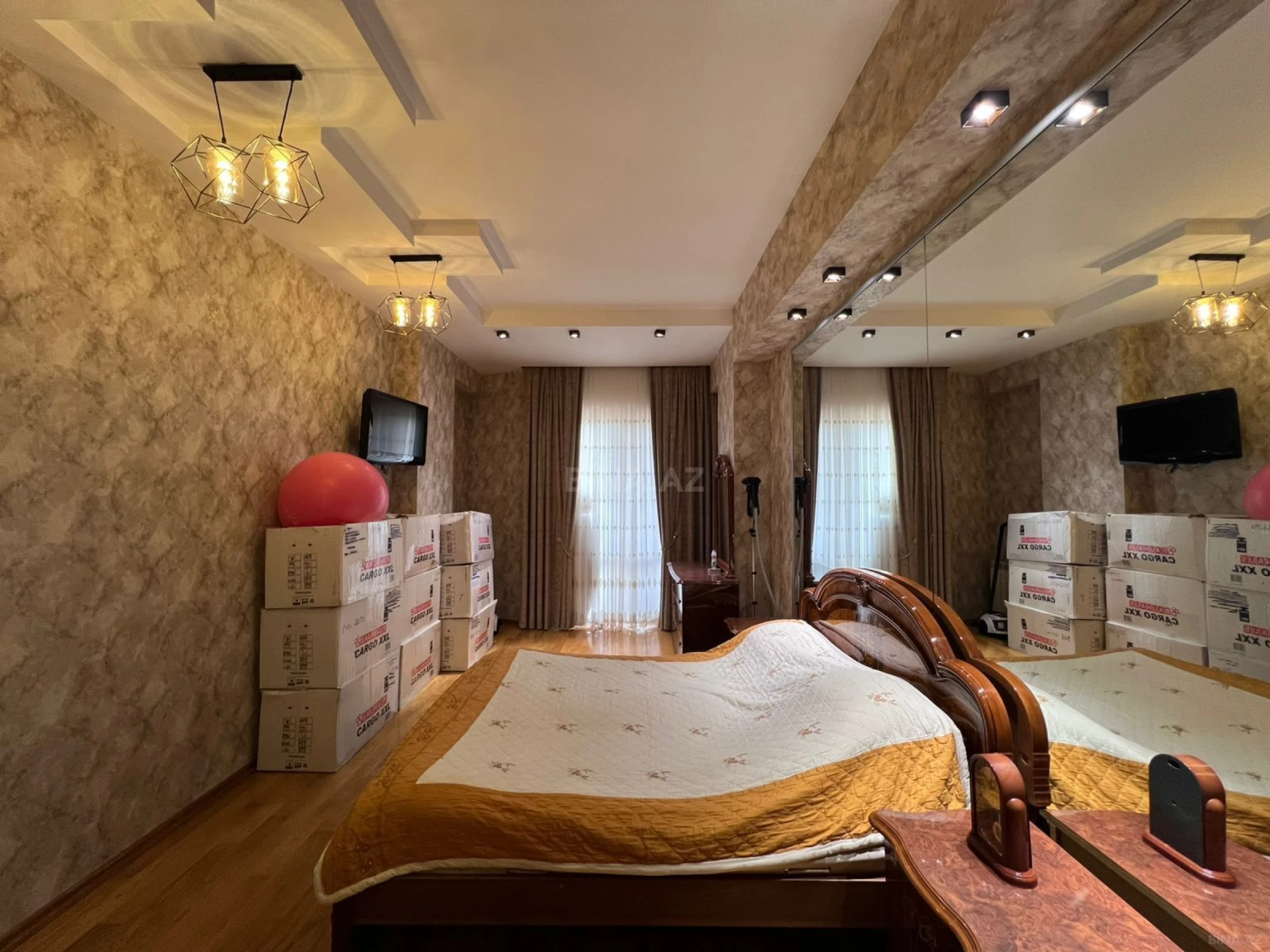 Kirayə verilir 3 otaqlı mənzil 201 m²