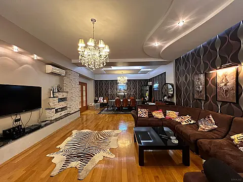 Kirayə verilir 3 otaqlı mənzil 201 m²