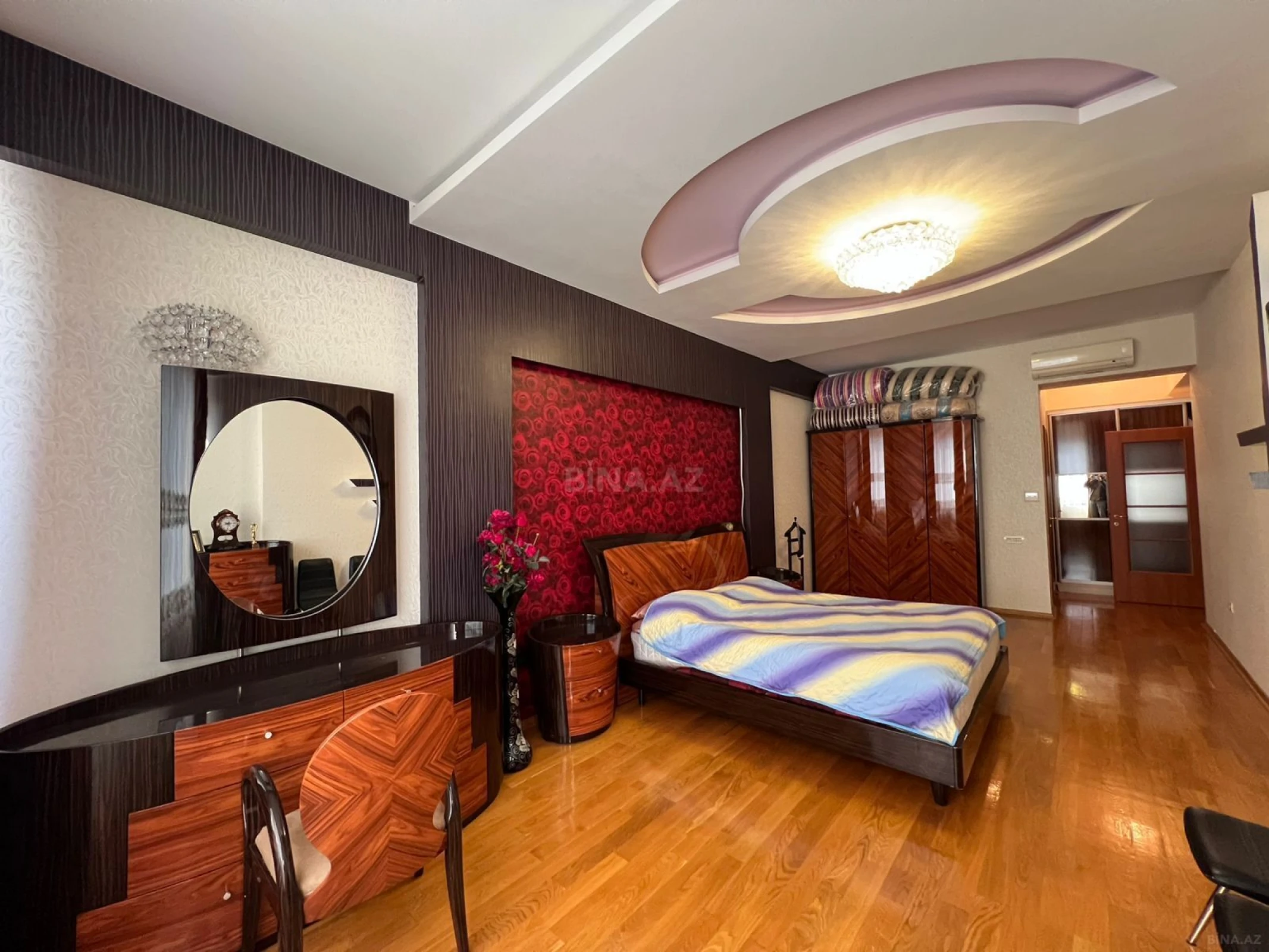 Kirayə verilir 3 otaqlı mənzil 201 m²