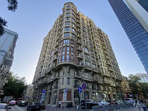 Kirayə verilir 3 otaqlı mənzil 201 m² — Bakı, Sahil qəs. 3 otaq 201.00 m²