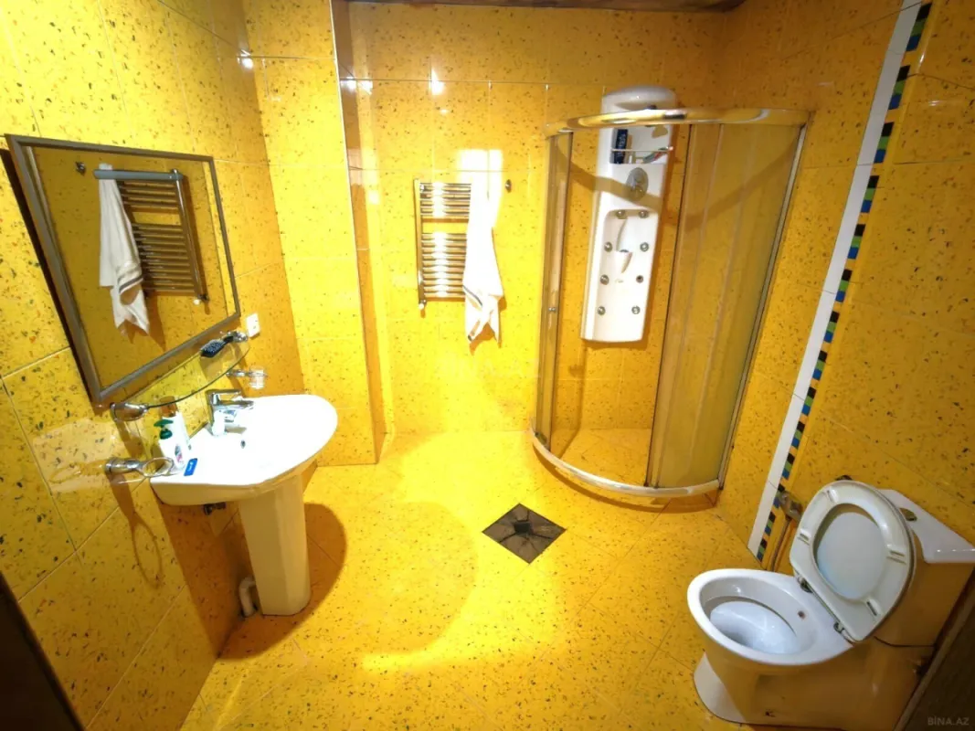 Satılır 4 otaqlı mənzil 223 m²