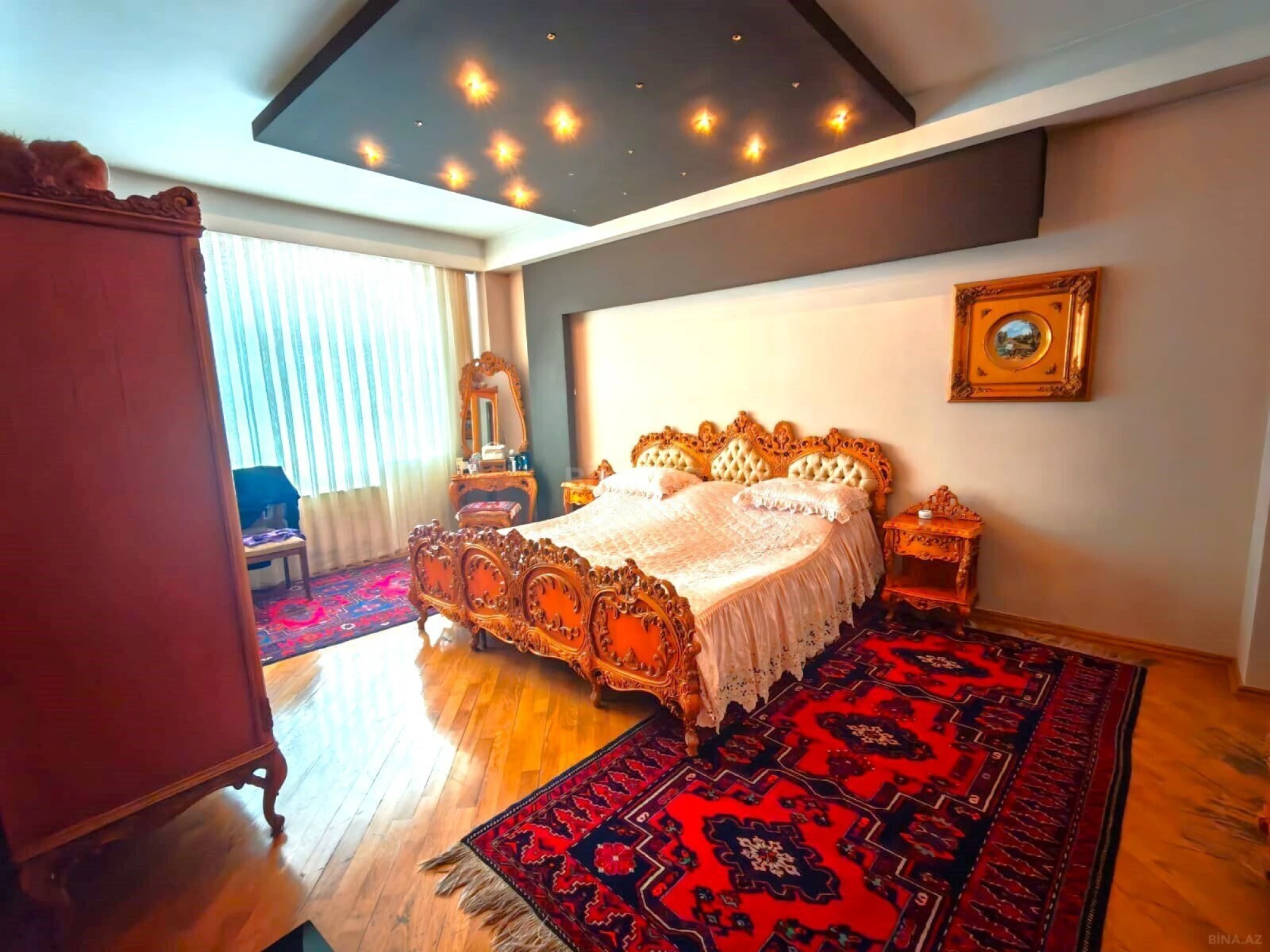 Satılır 4 otaqlı mənzil 223 m²