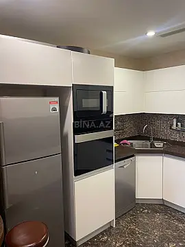 Kirayə verilir 2 otaqlı mənzil 84 m²