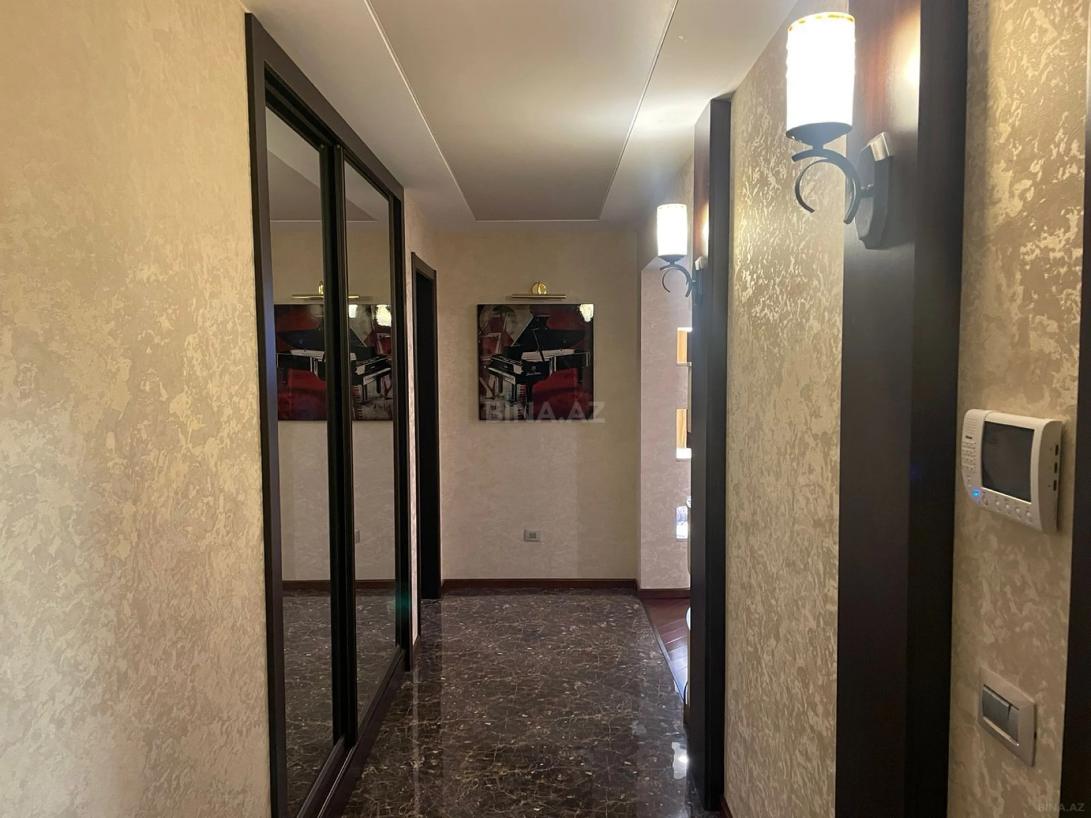 Kirayə verilir 2 otaqlı mənzil 84 m²