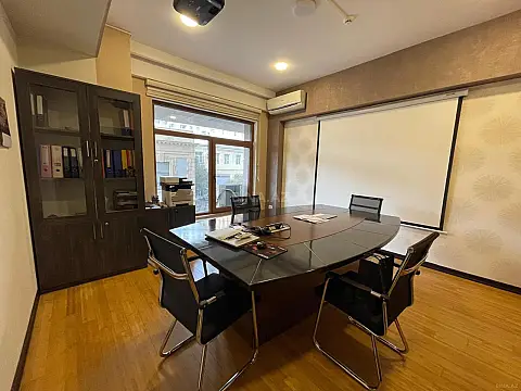 Kirayə verilir 4 otaqlı ofis 150 m²