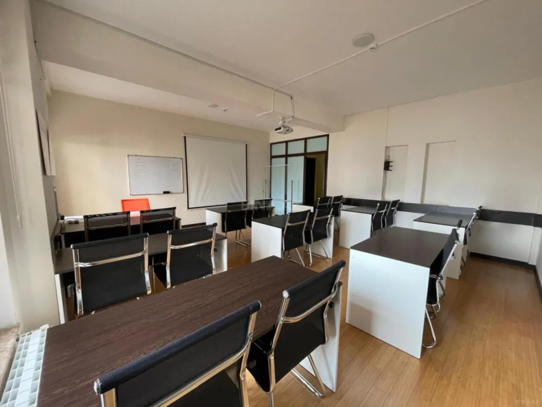 Kirayə verilir 4 otaqlı ofis 150 m²