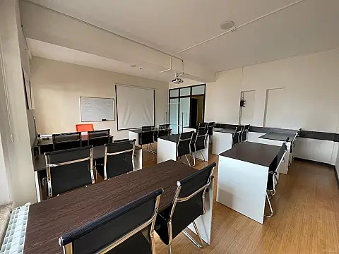 Kirayə verilir 4 otaqlı ofis 150 m²