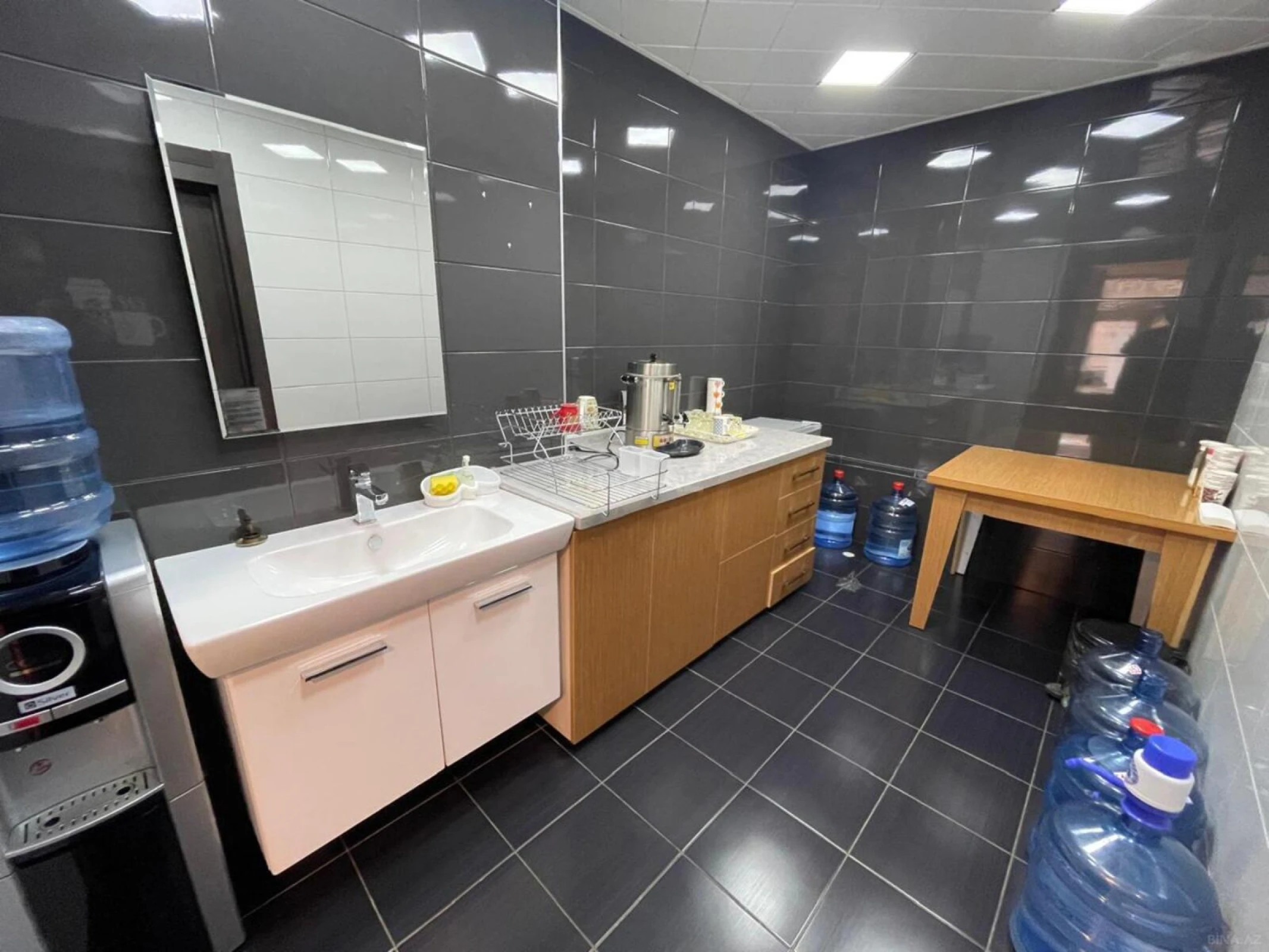 Kirayə verilir 4 otaqlı ofis 150 m²