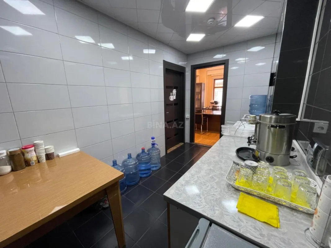 Kirayə verilir 4 otaqlı ofis 150 m²