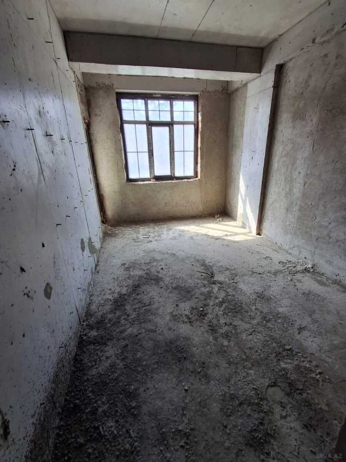 Satılır 2 otaqlı mənzil 82 m²