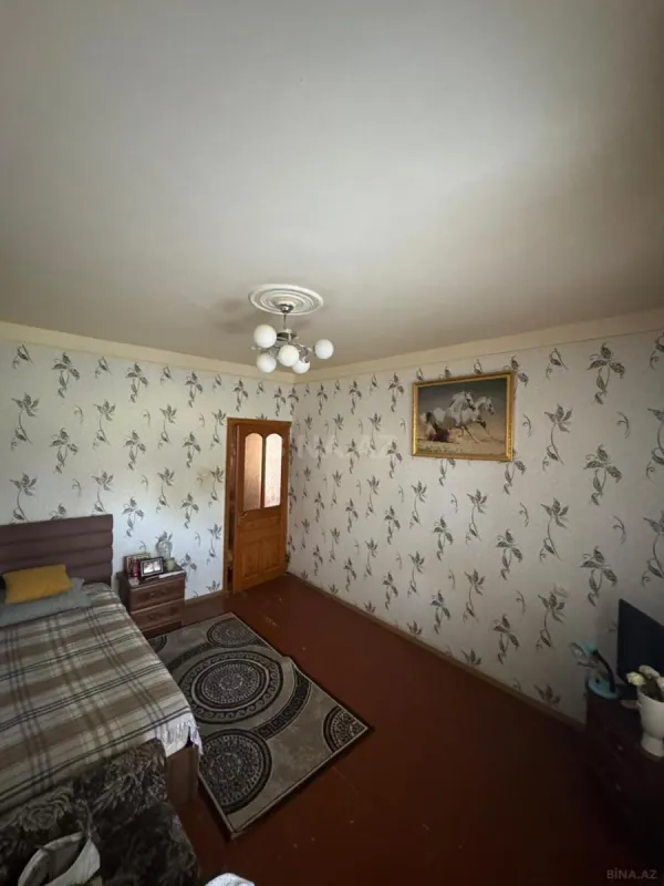 Satılır 5 otaqlı mənzil 120 m²