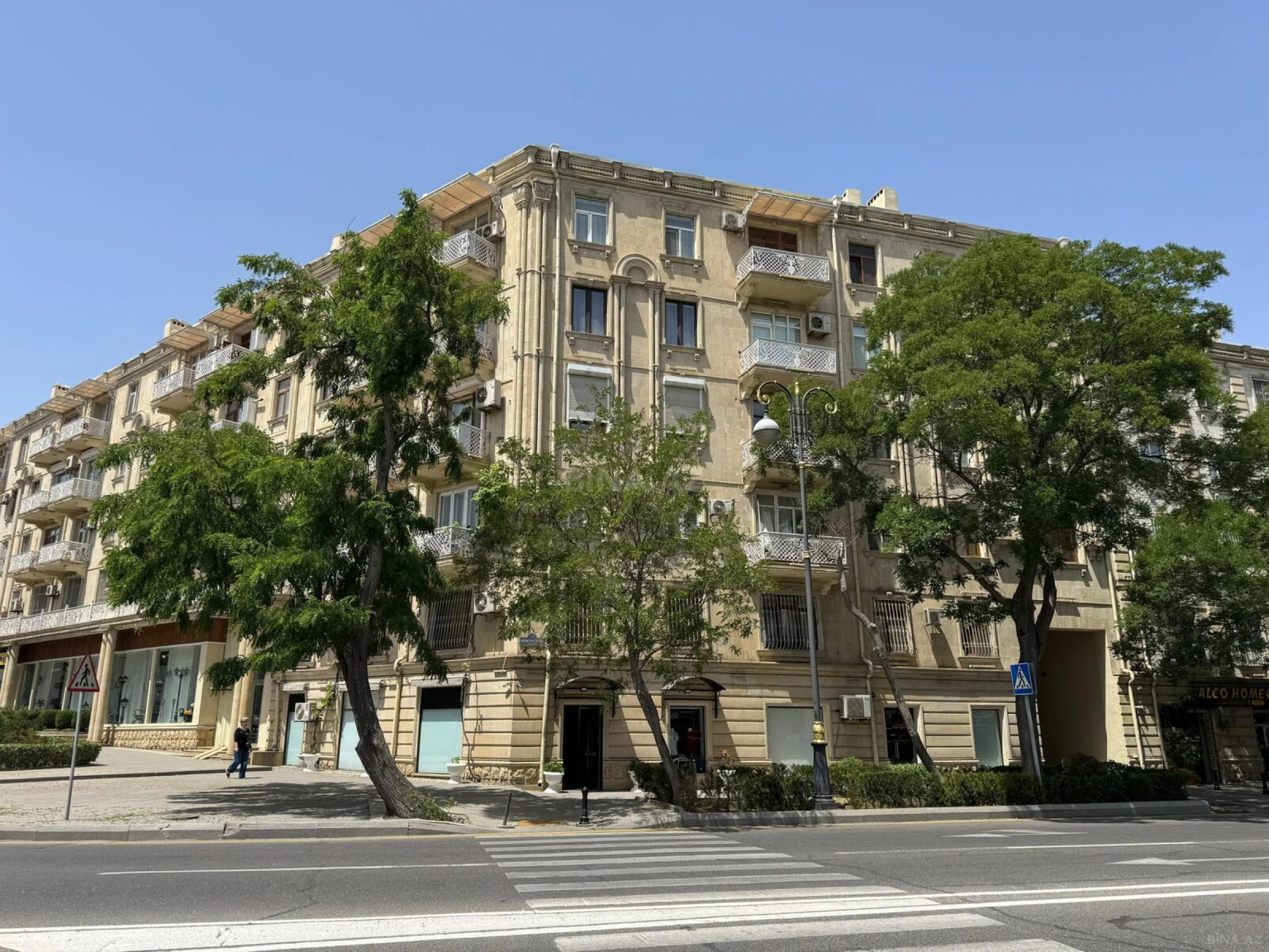 Satılır 2 otaqlı mənzil 55 m²