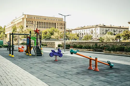 Satılır 4 otaqlı mənzil 147.8 m²