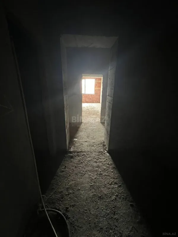 Satılır 4 otaqlı mənzil 186 m²