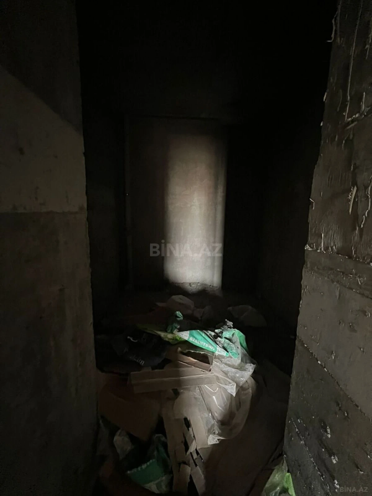 Satılır 4 otaqlı mənzil 186 m²