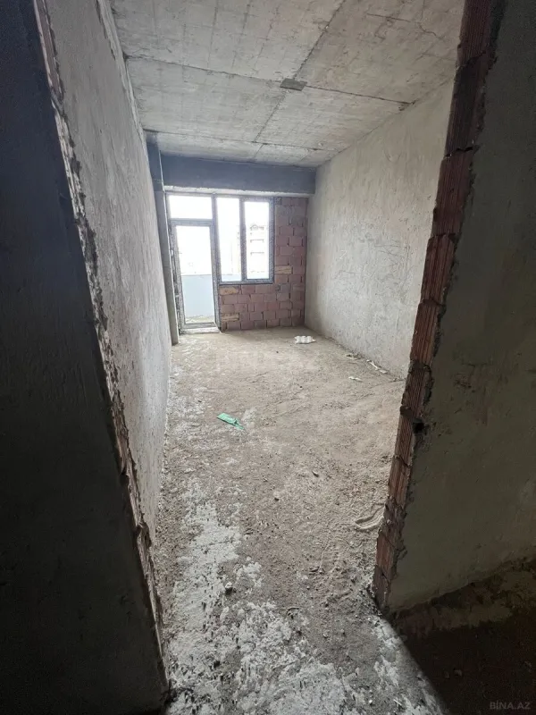Satılır 4 otaqlı mənzil 186 m²