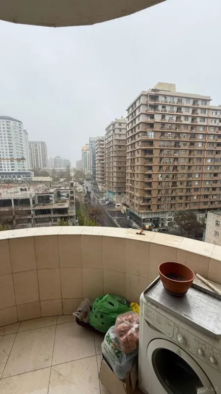 Satılır 3 otaqlı mənzil 128 m²