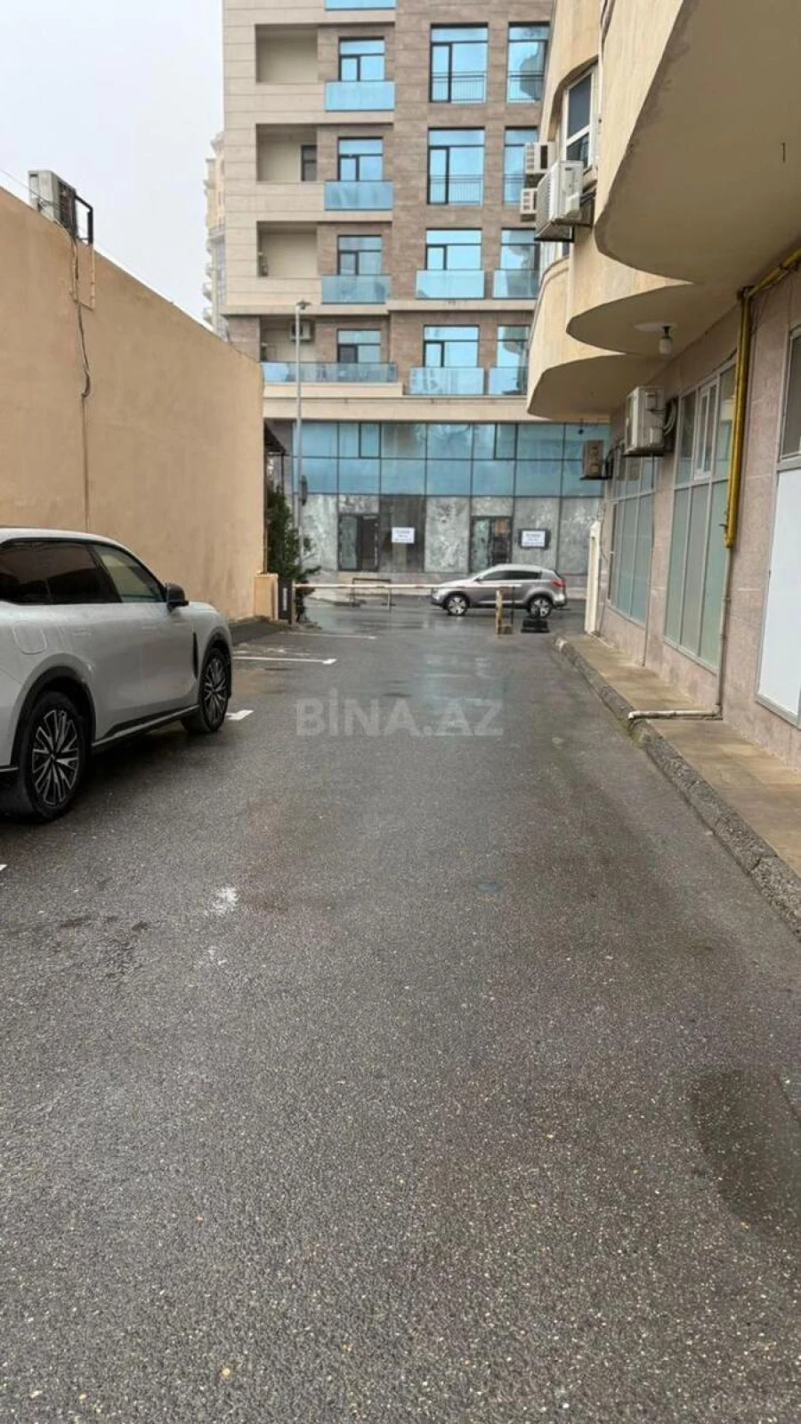Satılır 3 otaqlı mənzil 128 m²