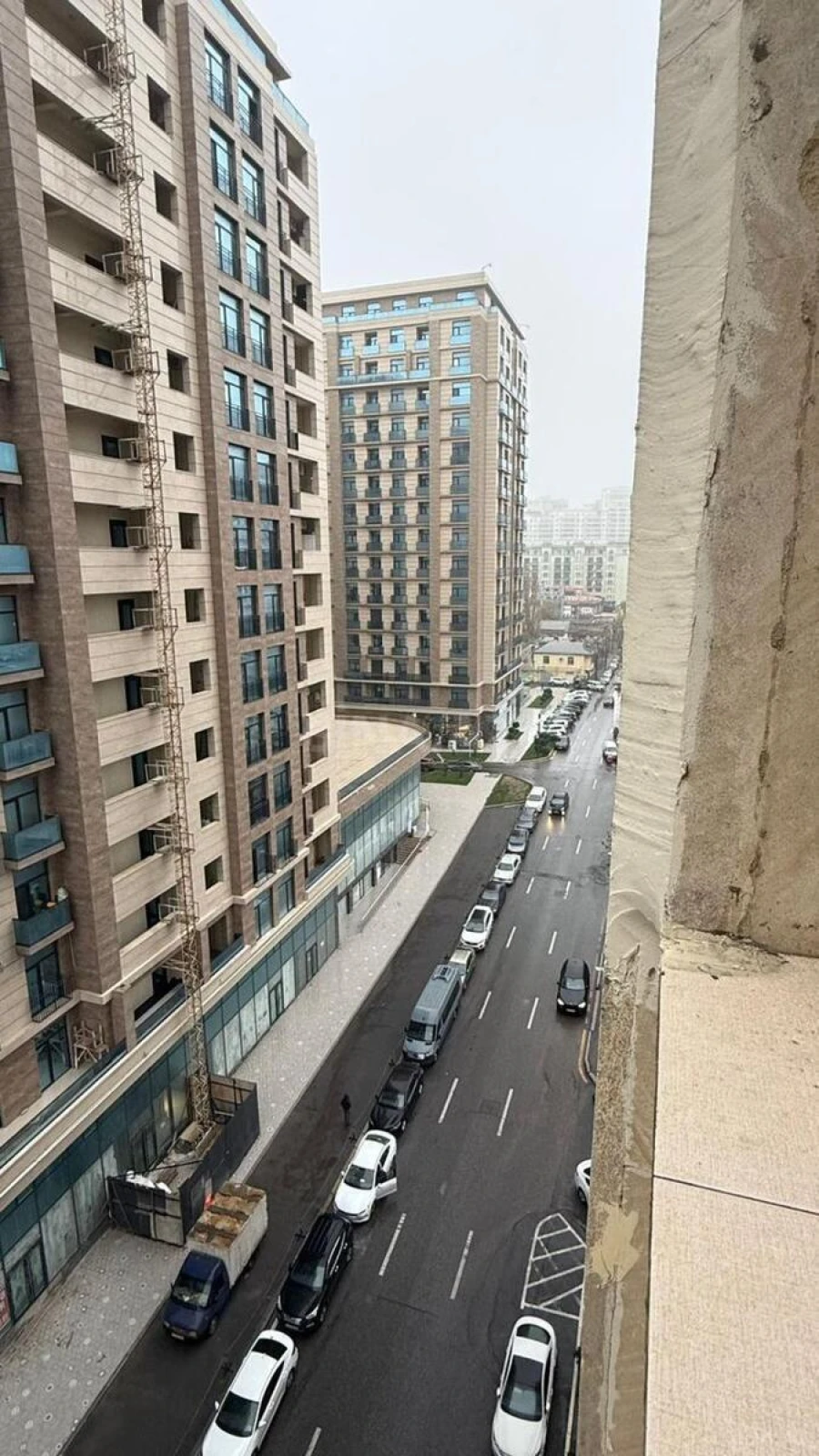 Satılır 3 otaqlı mənzil 128 m²