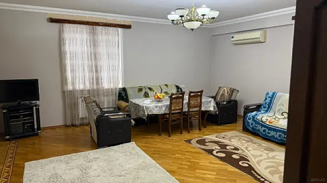 Satılır 3 otaqlı mənzil 128 m²